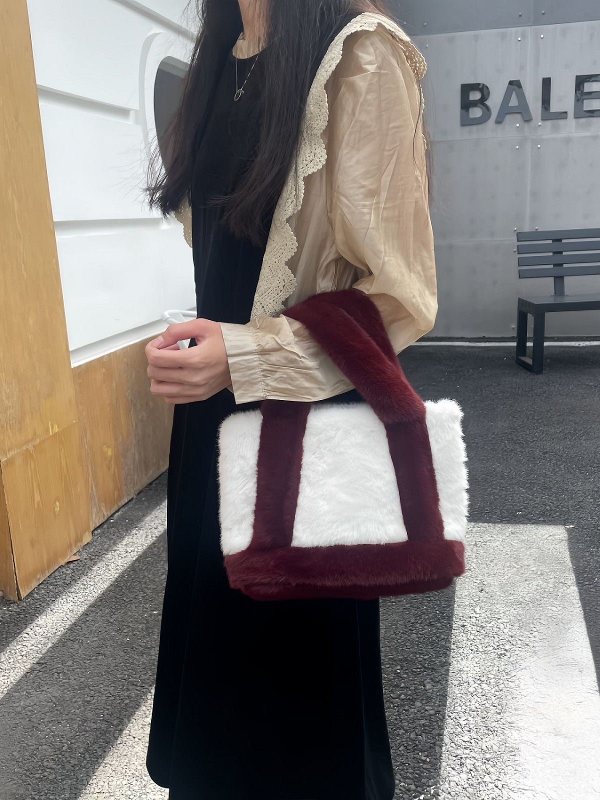 Furry Stitching Contrast Color Commuter Plush Women's Handbag