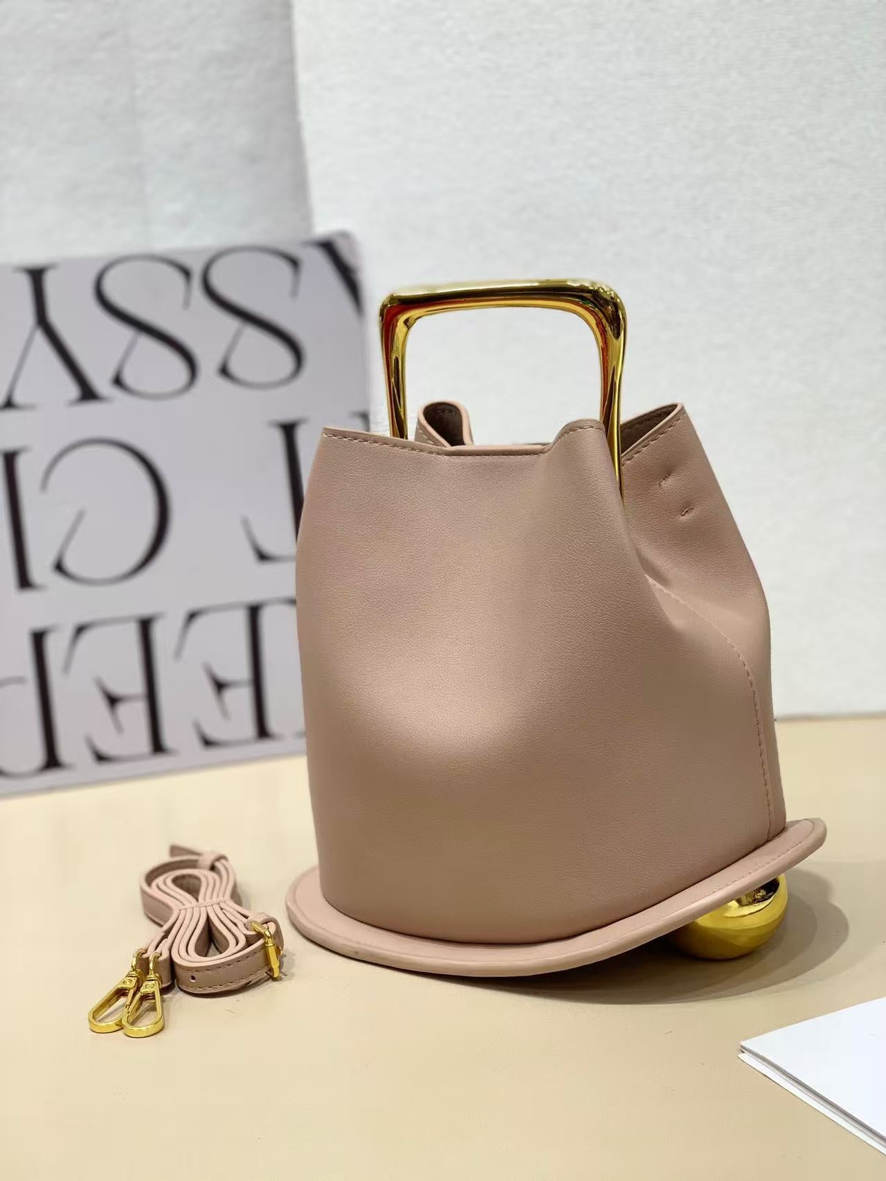 Women's Fashionable Metal Portable Irregular Textured Women's Handbag