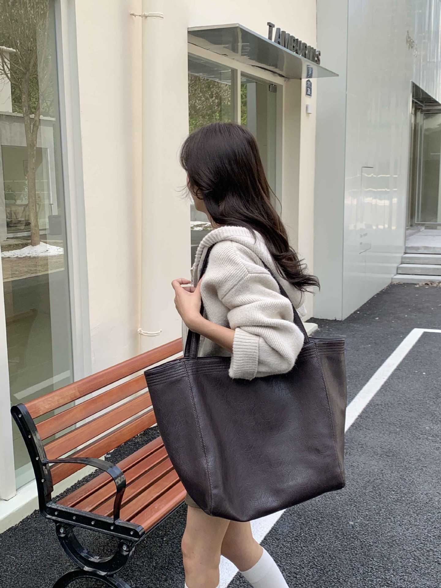 Women's Large Capacity Soft Leather Simple Female Bags