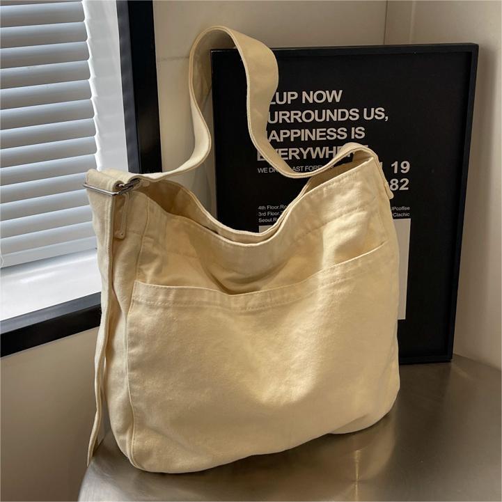 Women's Large Capacity Leisure Commute Simple Fresh High-grade Women's Messenger Bag