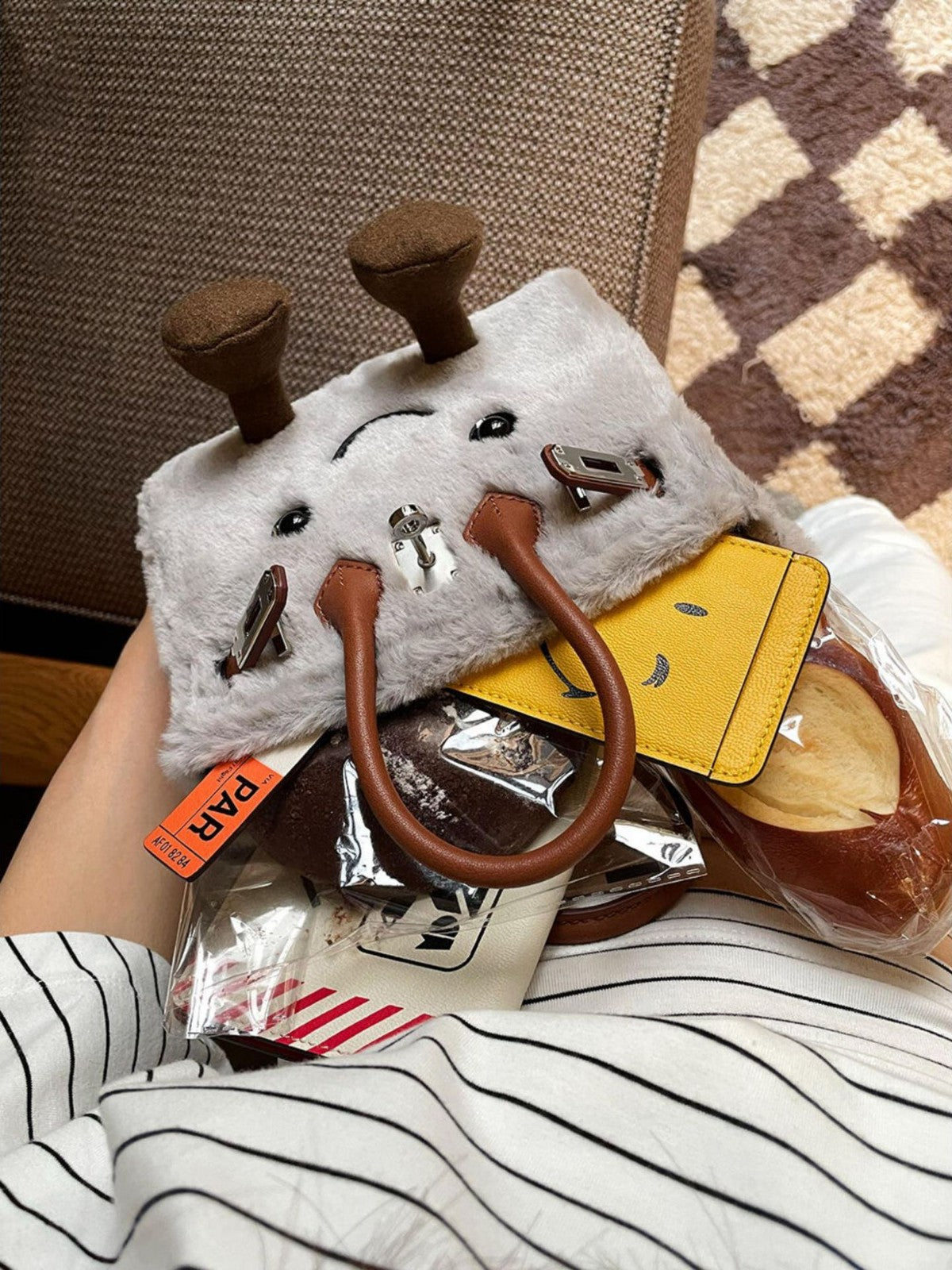 Women's Cute Cartoon Smile Plush Large Capacity Women's Handbag