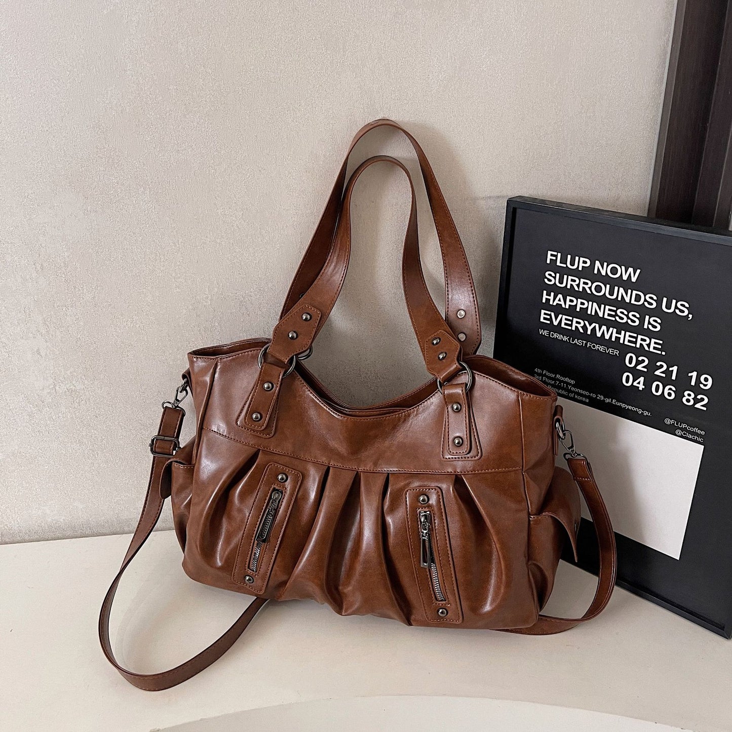 Women's Commuter Large Capacity Niche Design High-grade Light Women's Messenger Bag