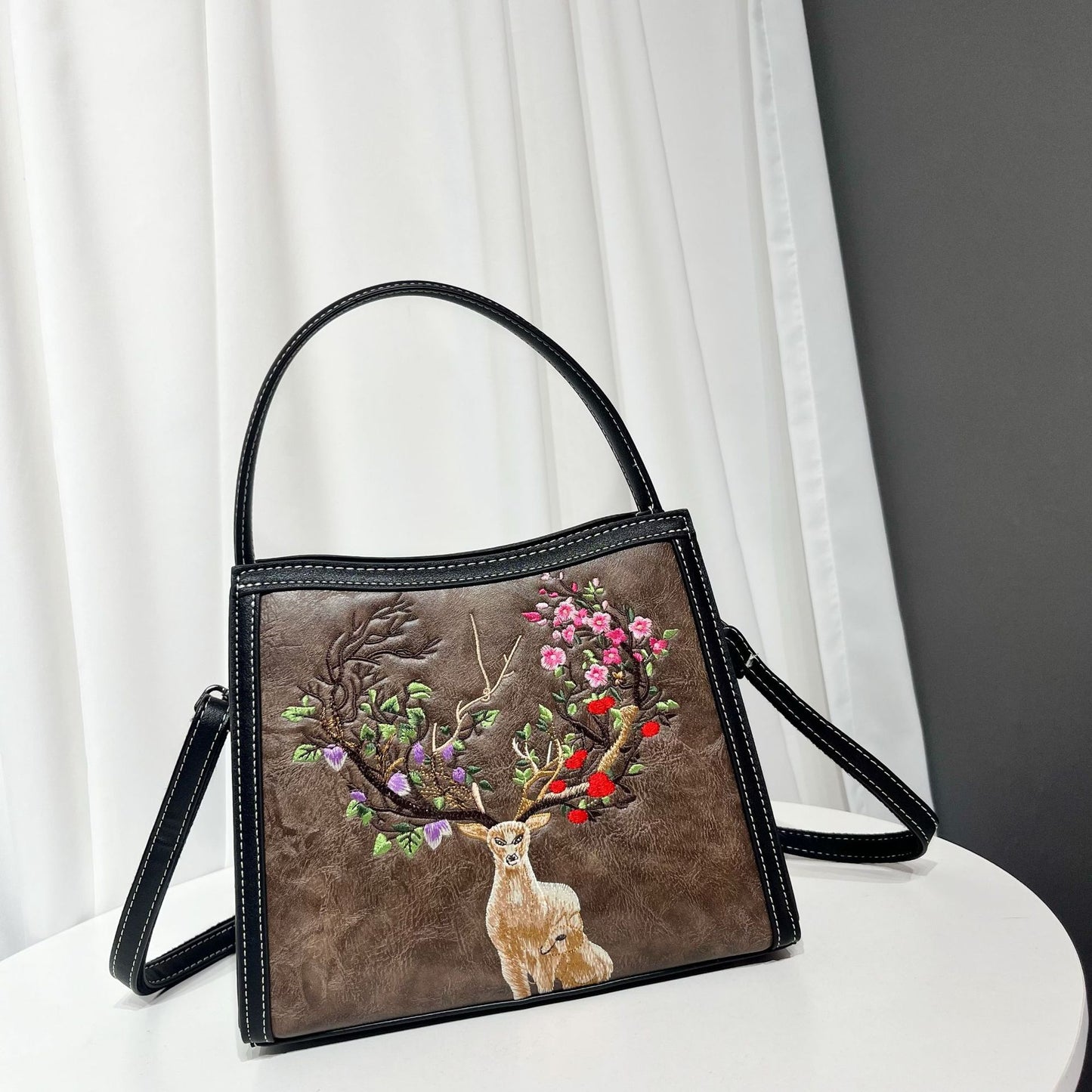 Chinese Style Embroidery Sika Deer Design Women's Handbag