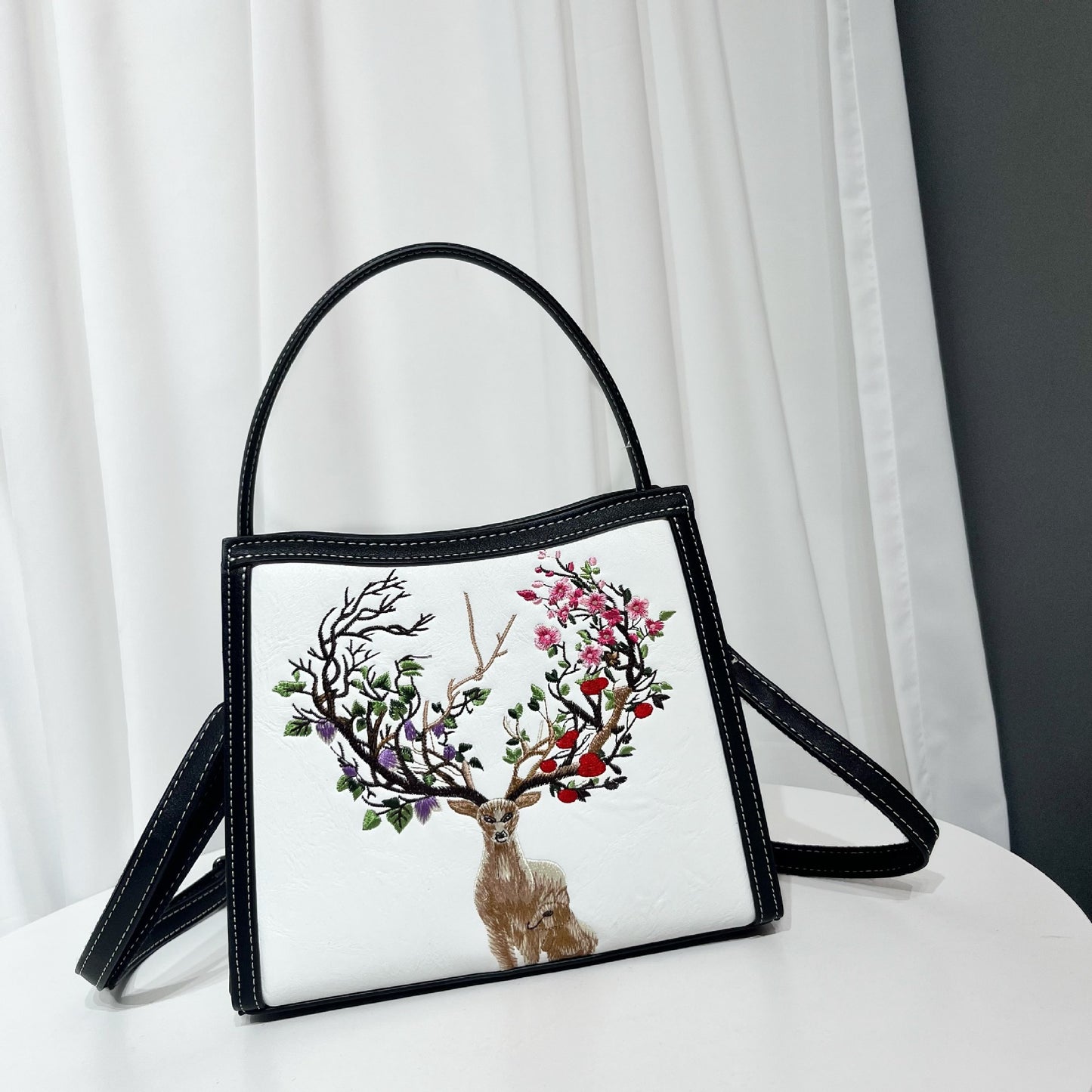 Chinese Style Embroidery Sika Deer Design Women's Handbag