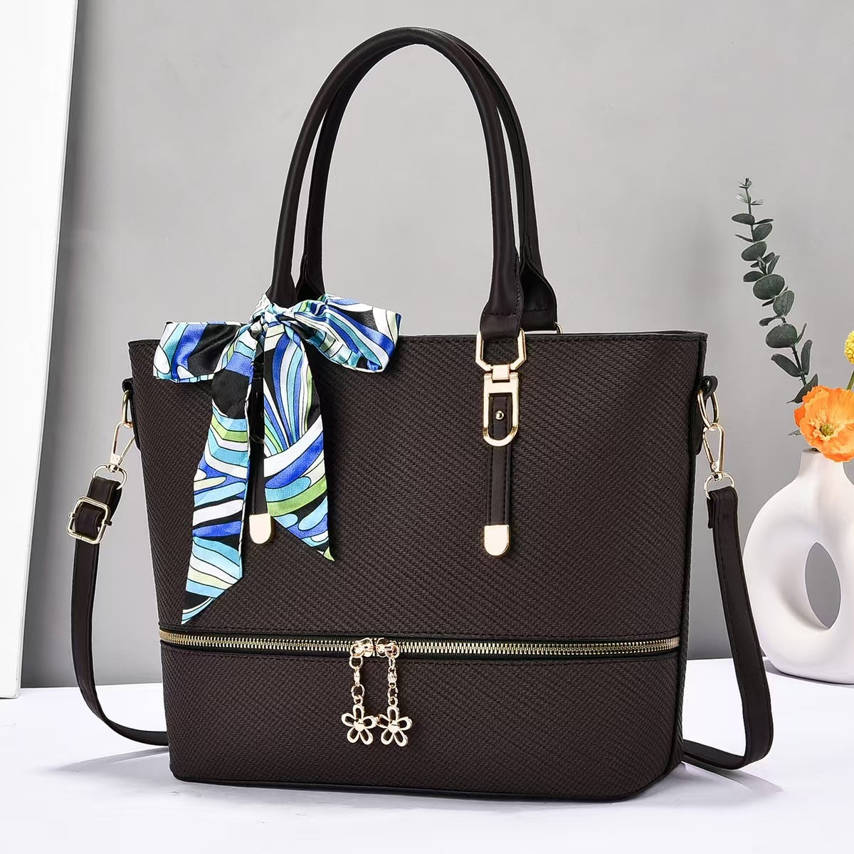 Women's Fashion Commuter Large Capacity Textured Bucket Bag