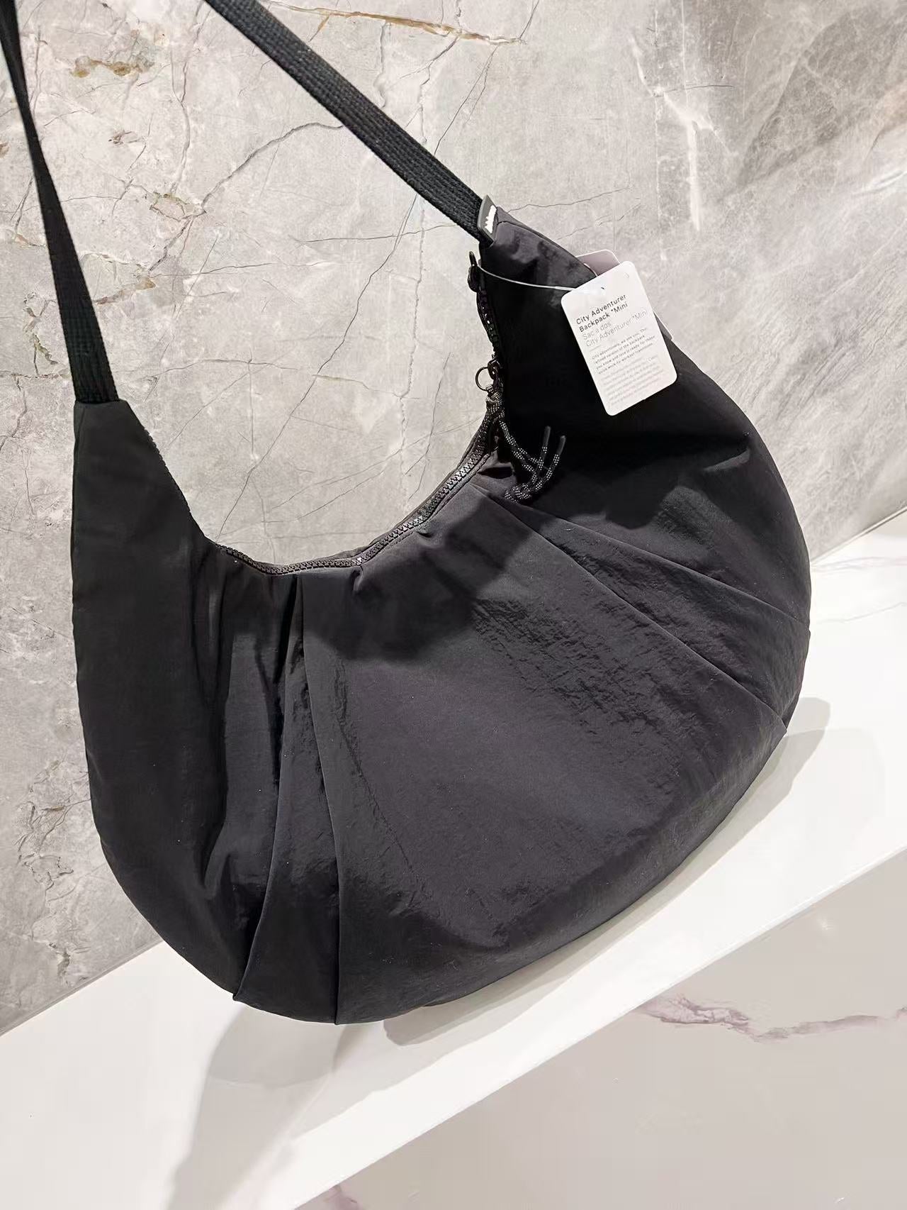 Women's Moon Dumpling Large Capacity Fitness Yoga Underarm Selenodont Water Women's Shoulder Bag