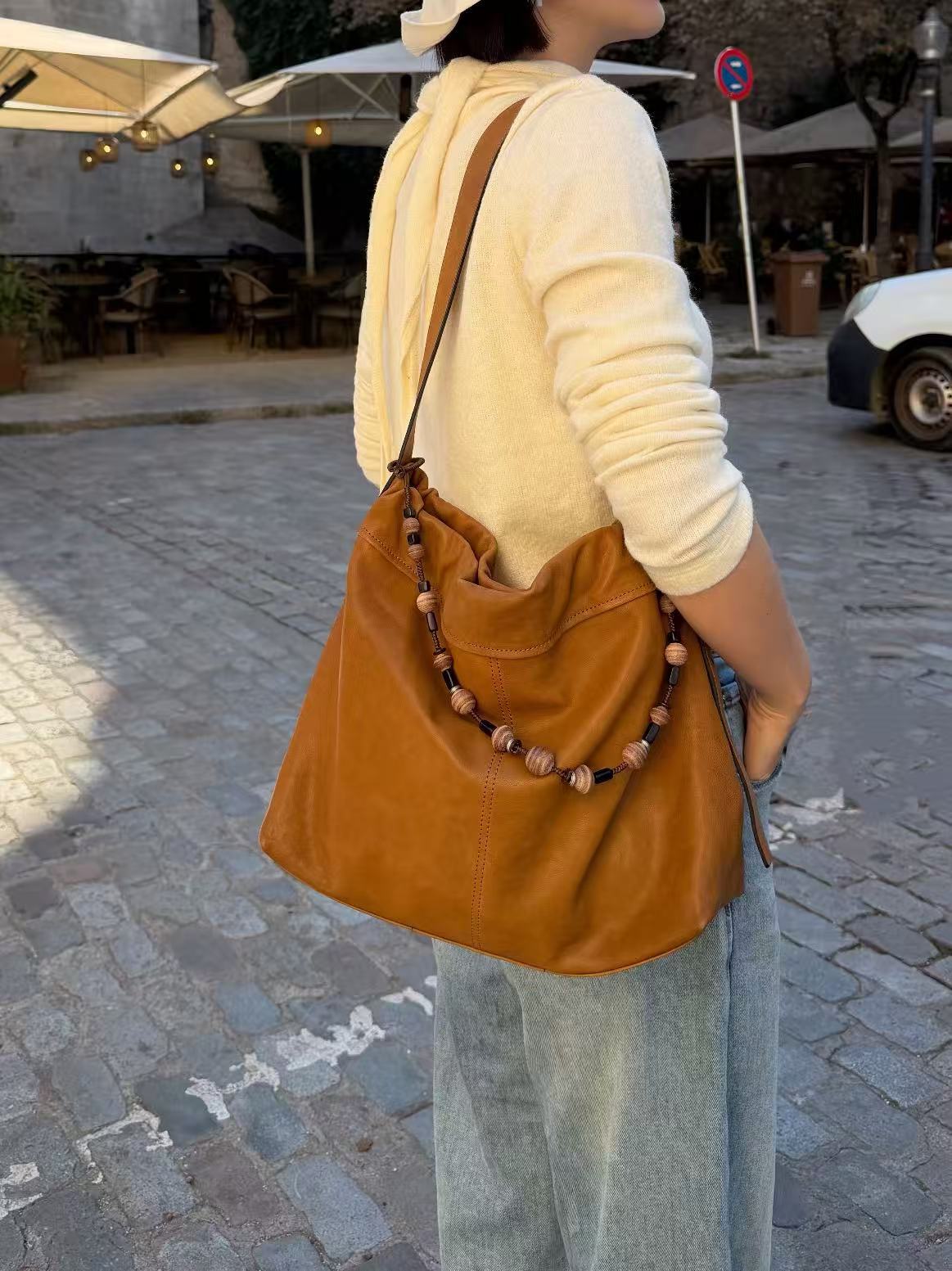 Women's Vegetable Tanned Sheepskin Hobo Large Capacity Garbage Commuter Tote Bag