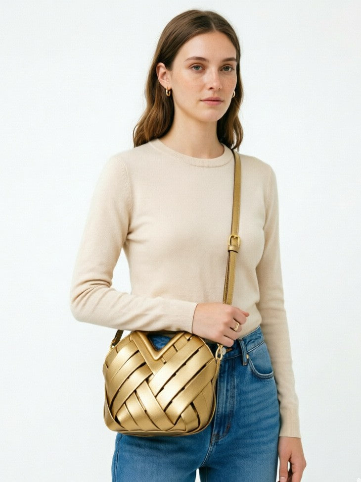 Cool Triangle Fashionable Handmade Weaving Hollow Women's Handbag
