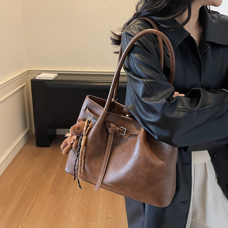 Women's Retro Fashion Underarm Commuter Large Capacity Women's Shoulder Bag