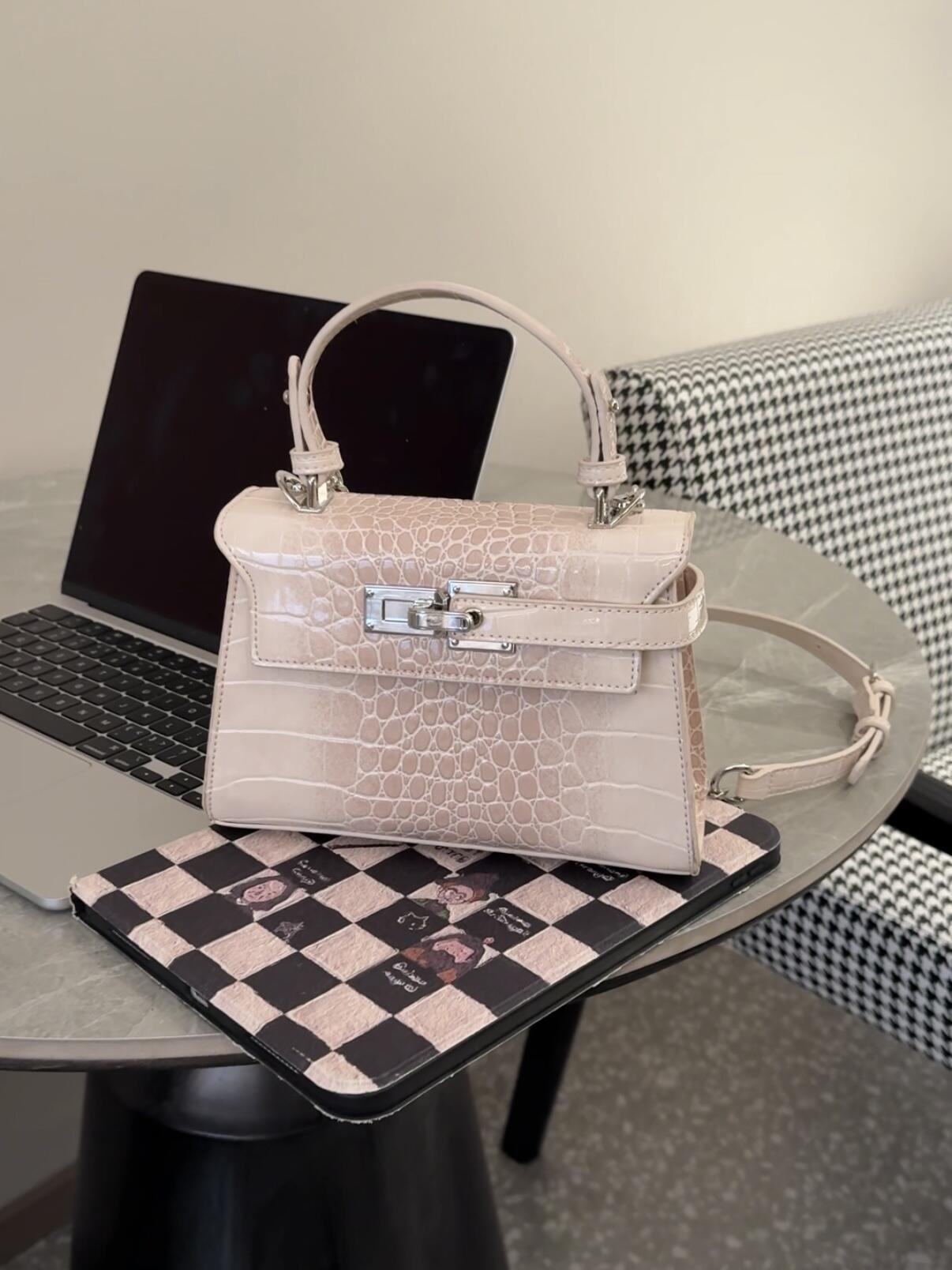 High Sense Niche Crocodile Pattern Kelly Bags