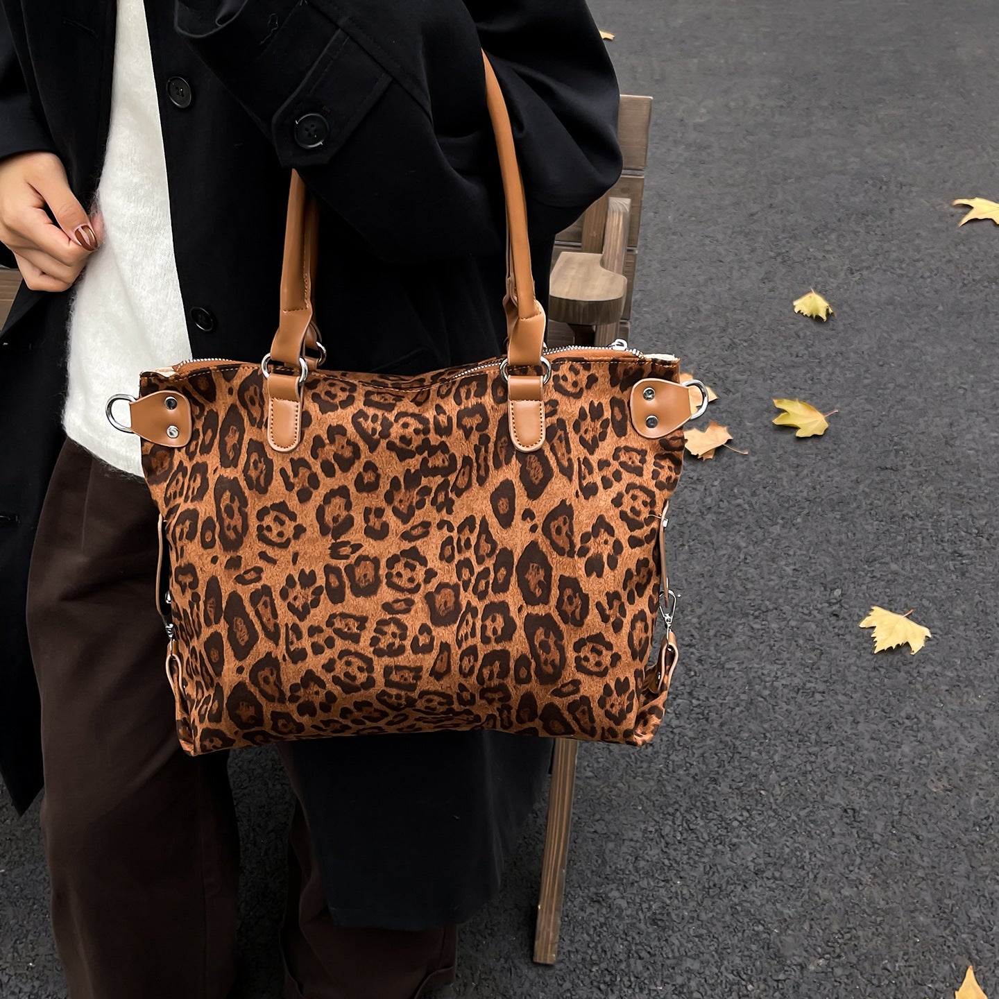 Women's Leopard Print Stylish Good Texture Underarm Large Tote Bags