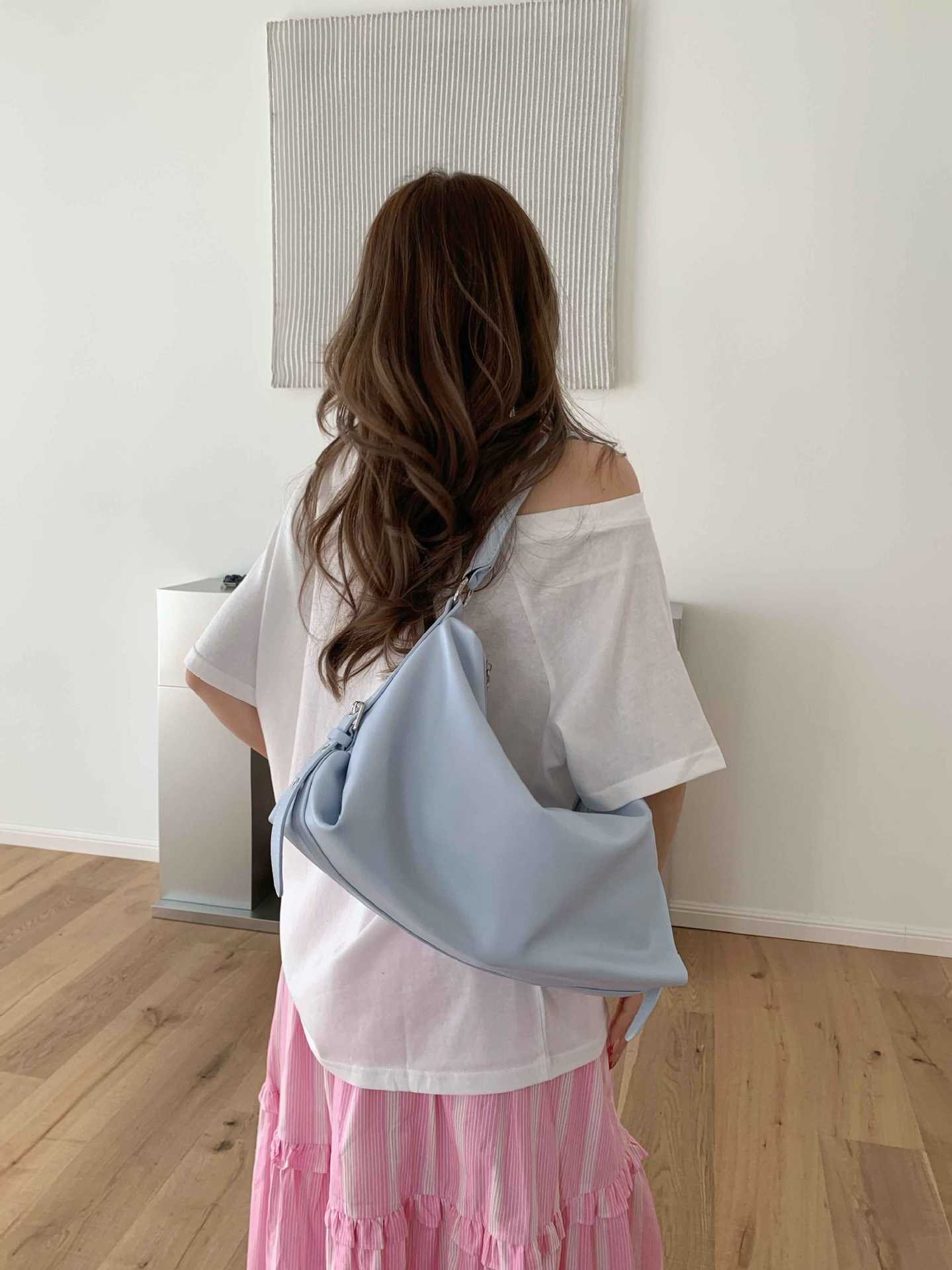 Women's Niche Design Zipper Korean Large Capacity Hand Carrying Women's Shoulder Bag