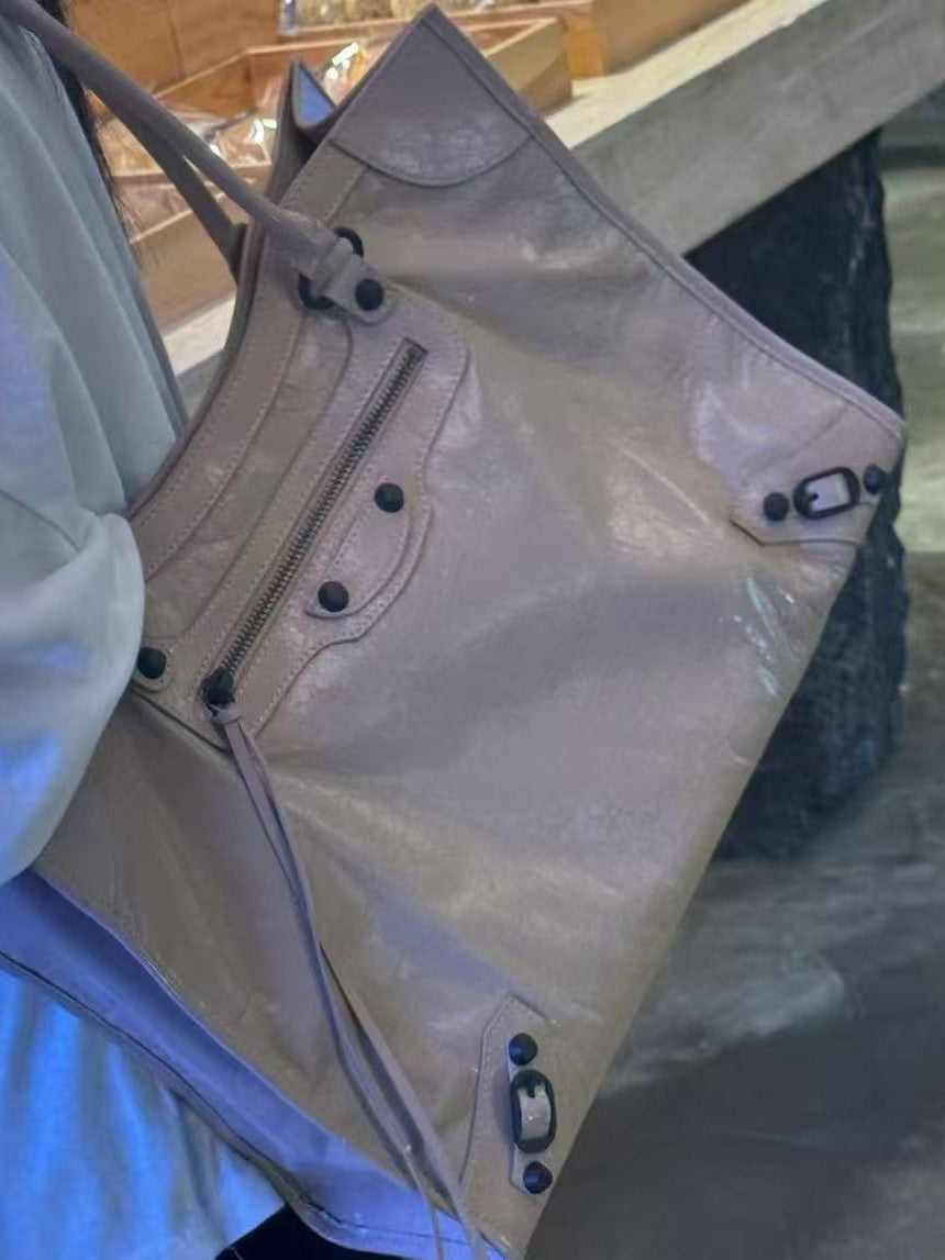 Spring Wear Rivet Motorcycle Large Capacity First Tote Bag