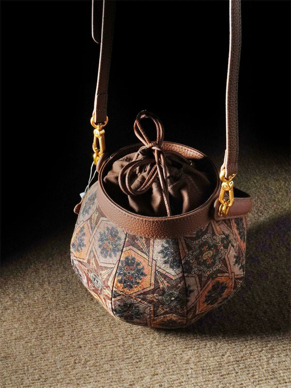 Women's Lantern National Red Early Spring Portable Women's Handbag