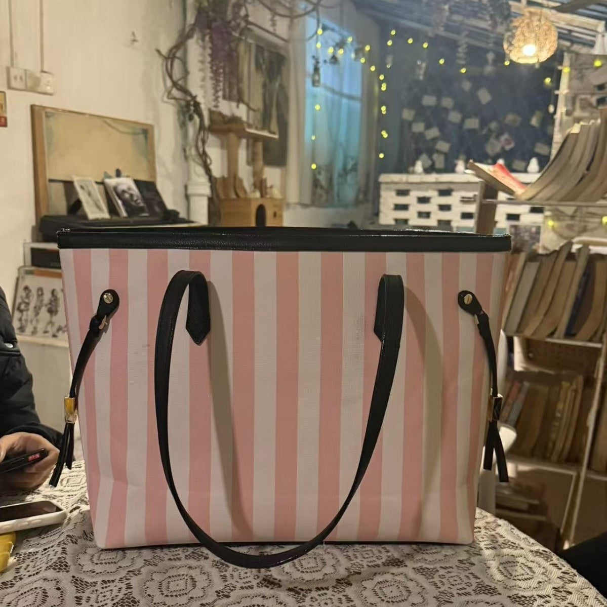 Lightweight Fashion Striped Large Capacity Commuter Bags