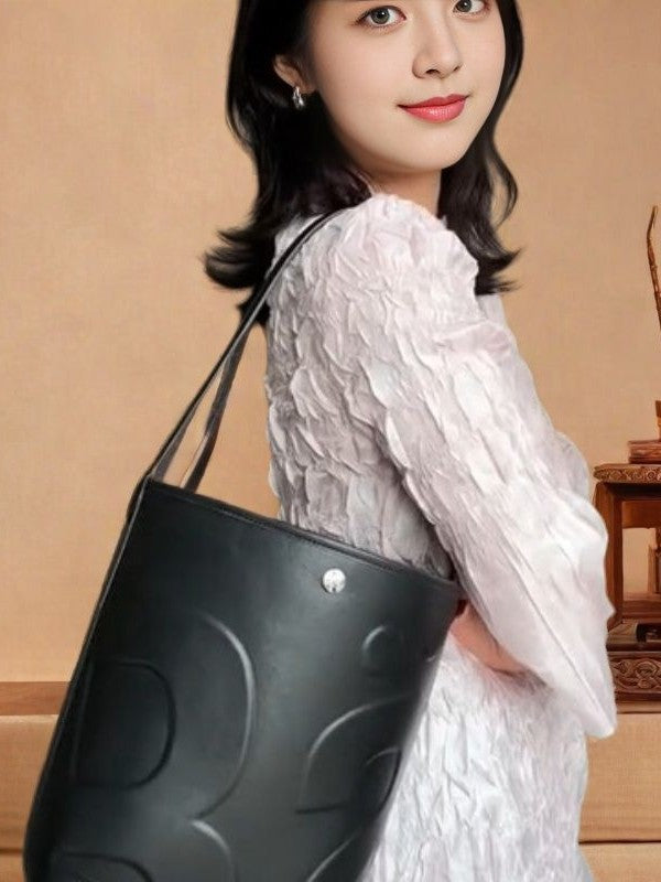 Women's Cold Pressure Versatile Large Capacity Trendy Solid Color Bags