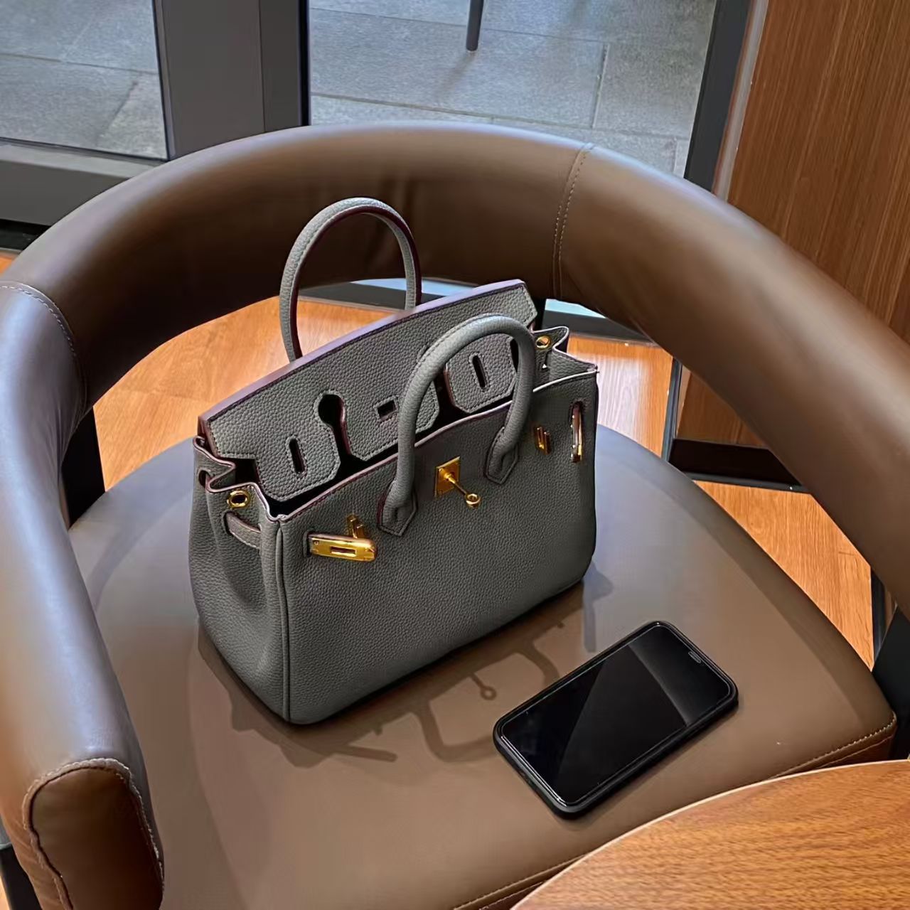 Women's Fashion Satine Litchi Pattern Large Capacity Women's Handbag
