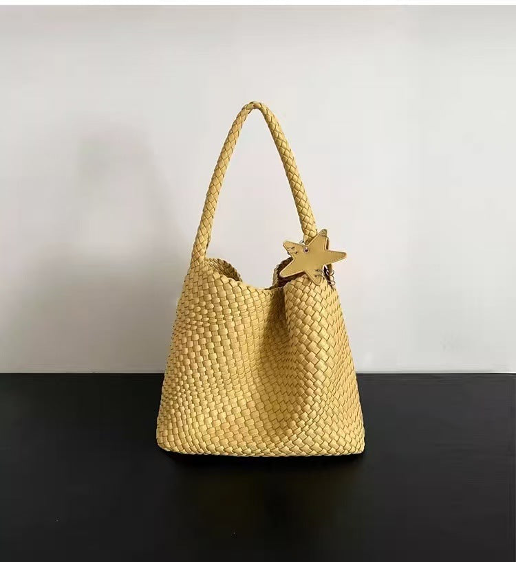 Women's Hand-woven Underarm High-grade Sensitive Hand-held Fashion Bags