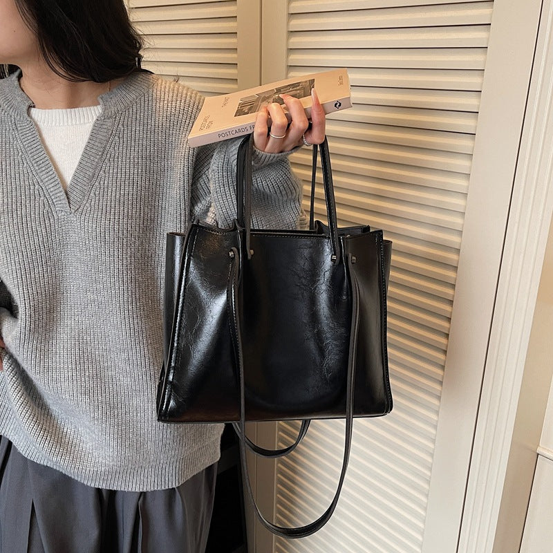 Women's Retro Simple Fashion Large Capacity Women's Shoulder Bag