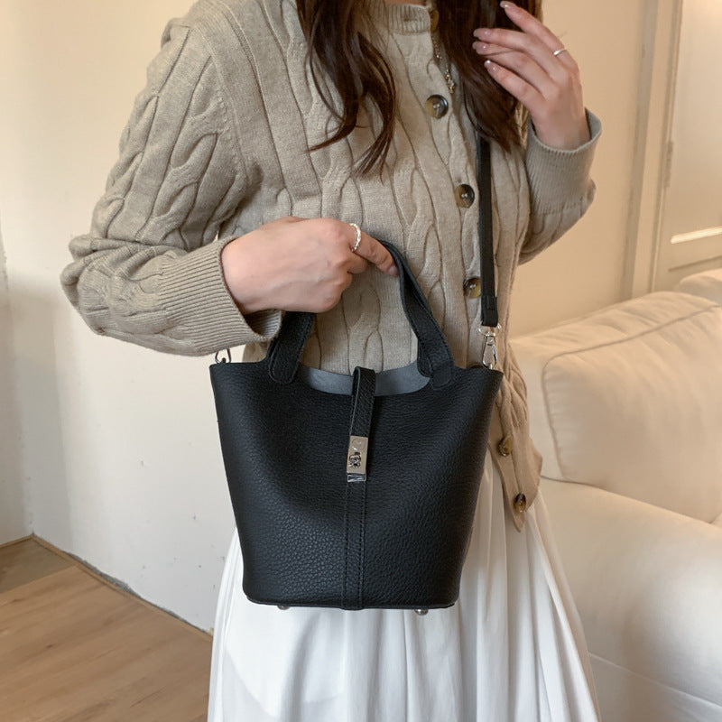 Women's Simple Lychee Pattern Design Korean Style Graceful Fashionable Bucket Bag