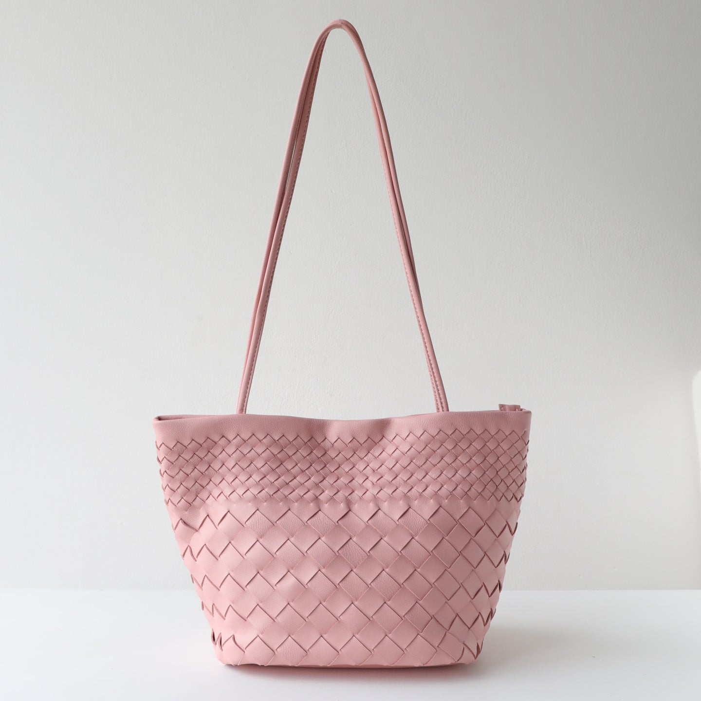 Women's Design Sheepskin Woven Underarm Literary Lazy Commuter Genuine Bucket Bag