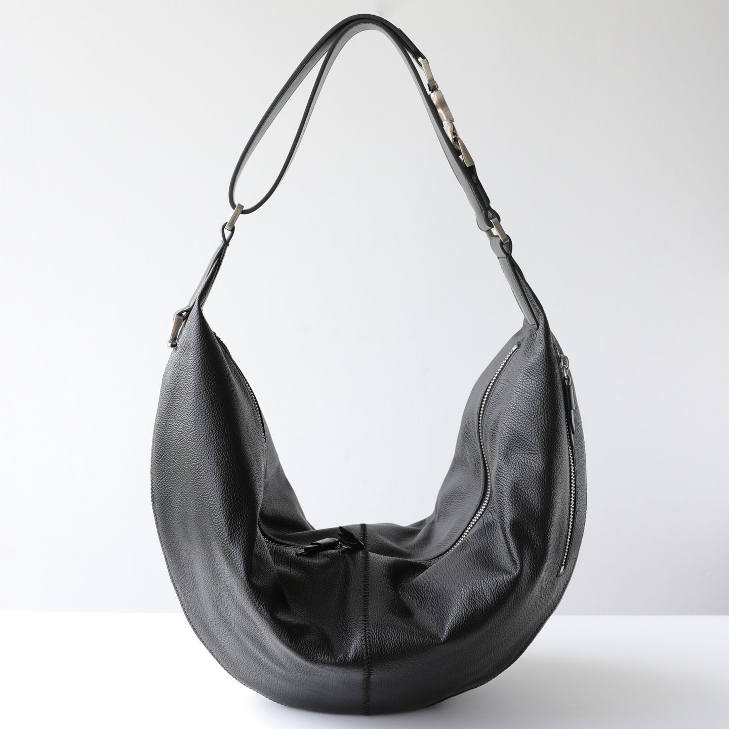 First Layer Leather Croissant Retro Old Money Style Large Capacity Underarm Bag