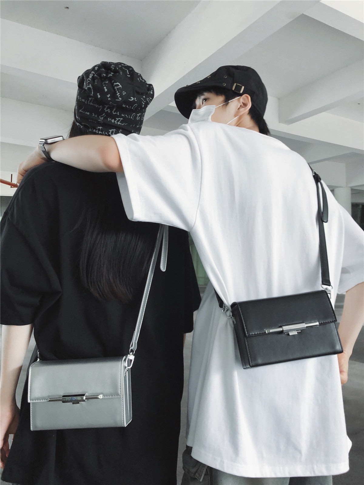 Men's & Women's High-grade Niche Design Korean Leather For Men's Messenger Bag