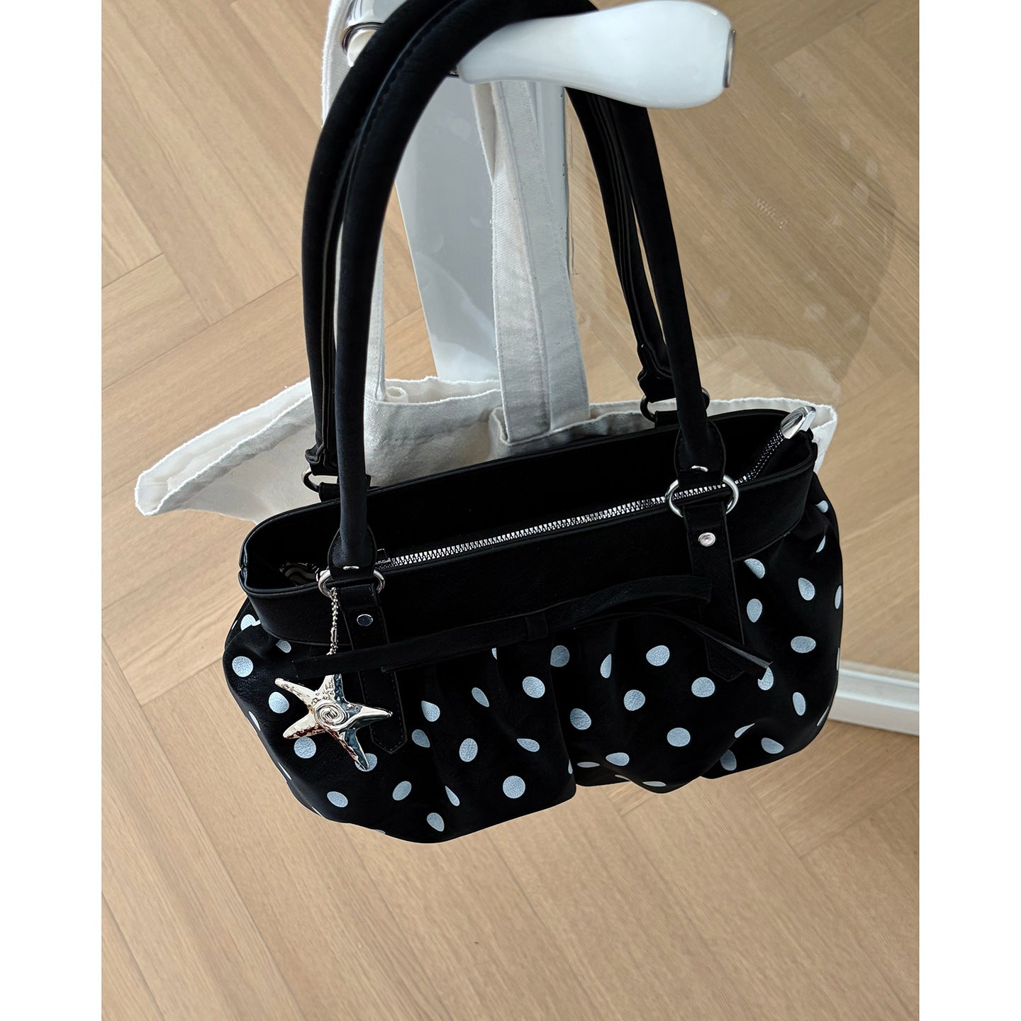 Women's Style Large Capacity Pleated Polka Dot Printing Underarm Bag
