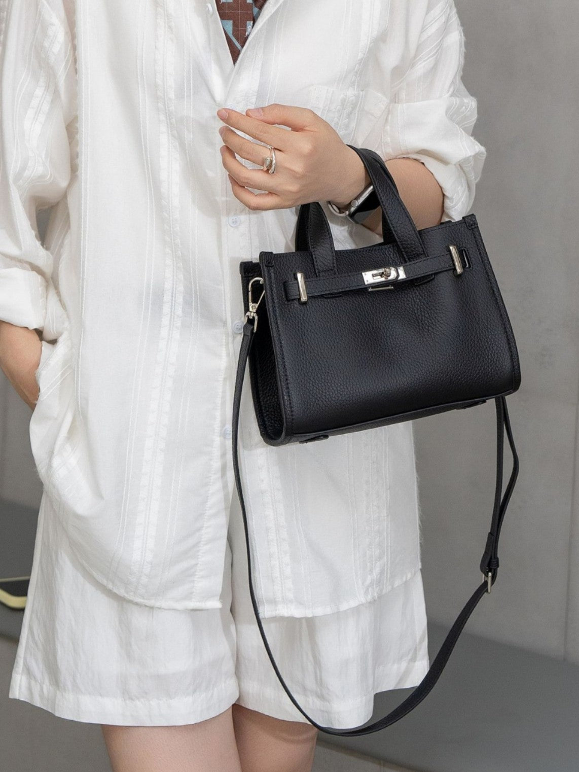 Women's Advanced Texture First Layer Cowhide Lychee Bags