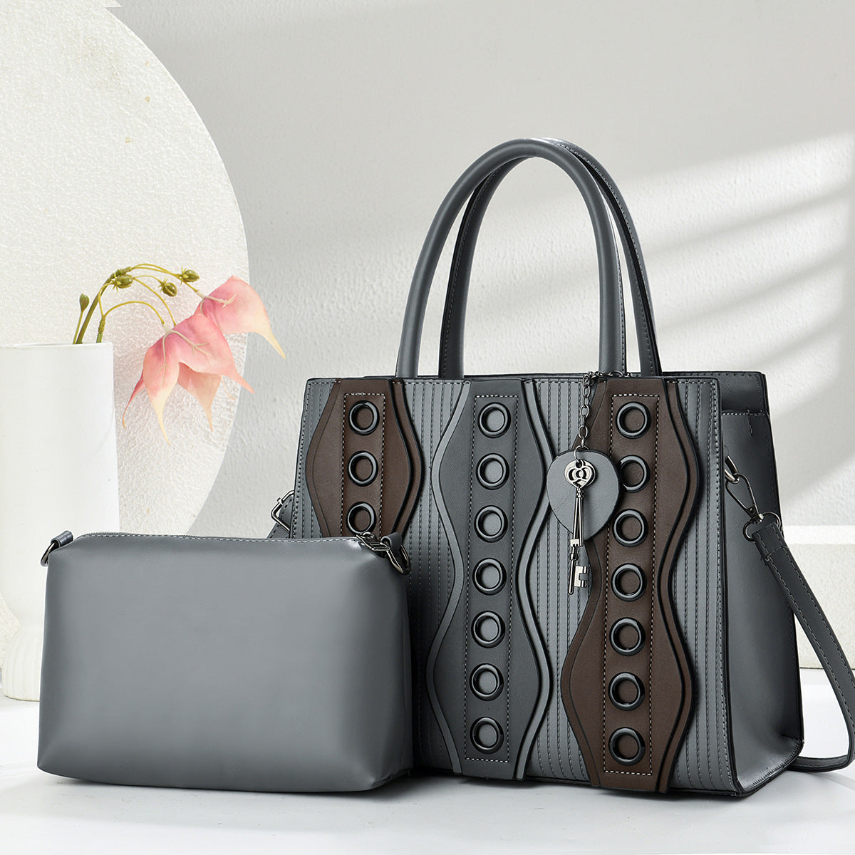 Women's Korean Style Leisure Commute Winter Simple Rivets Soft Women's Handbag