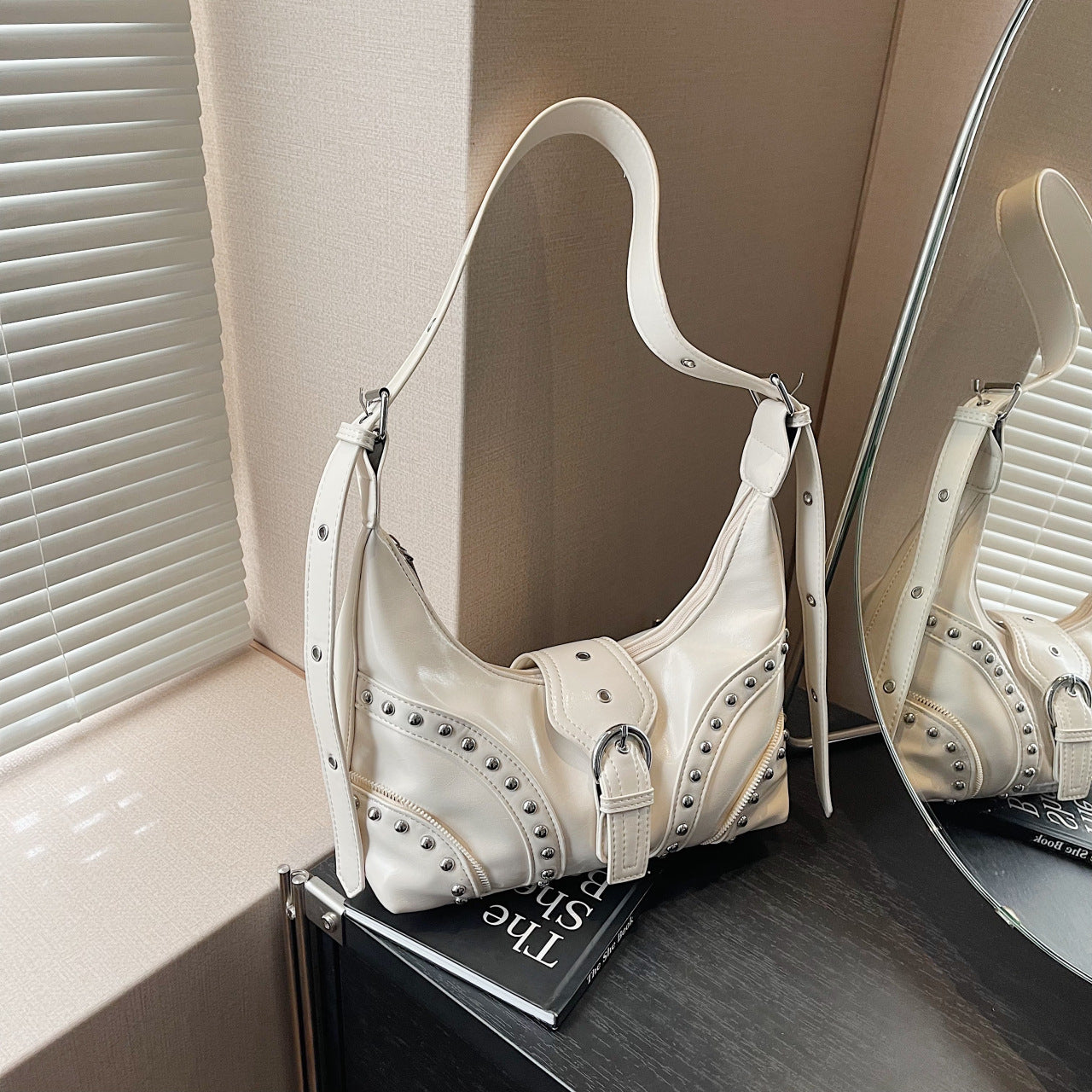Women's Niche Retro Style Fashion Trend Underarm Bags