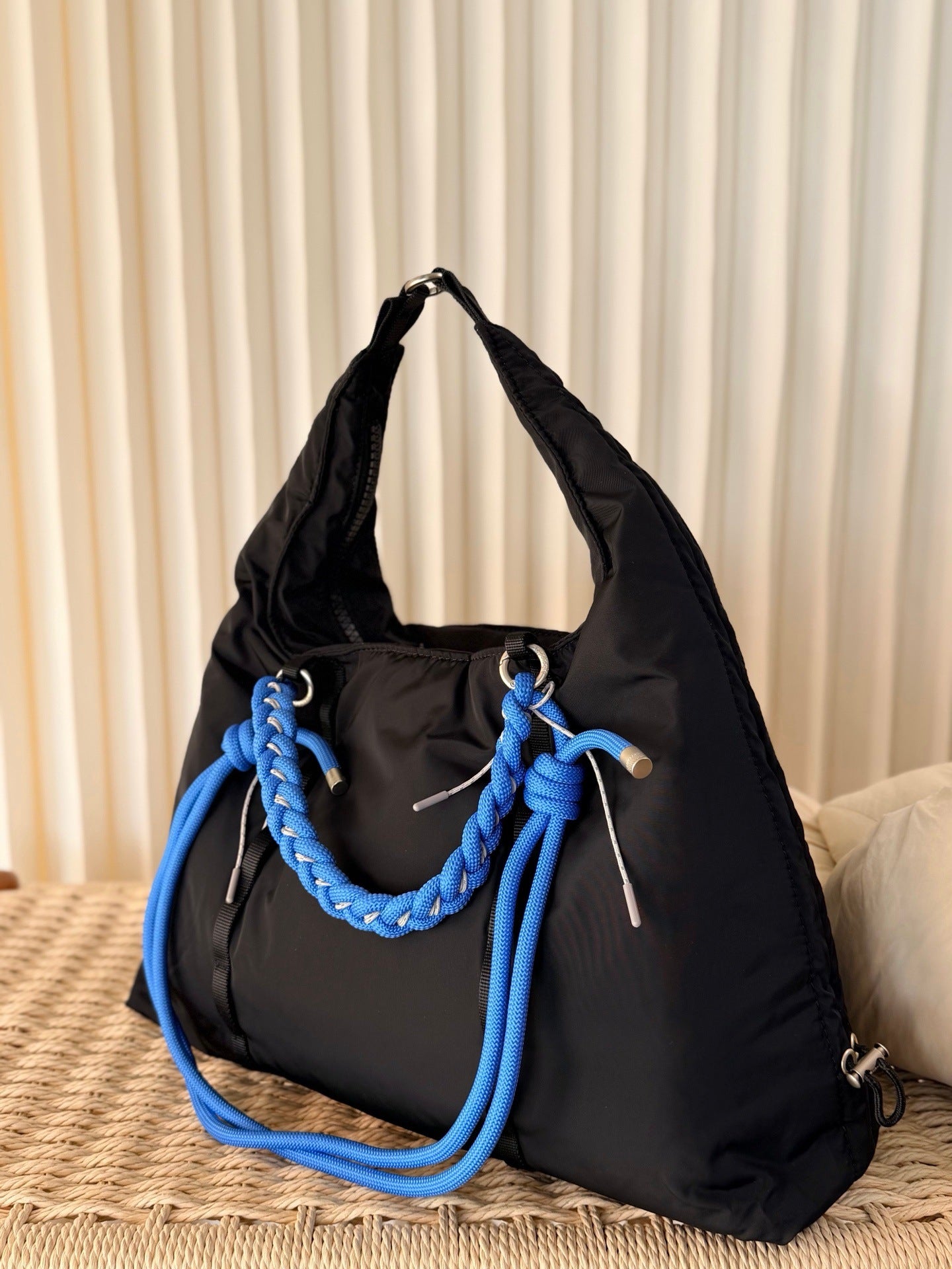 Nylon Fashion Trend Large Capacity Drawstring Bundle Design Tote Bag
