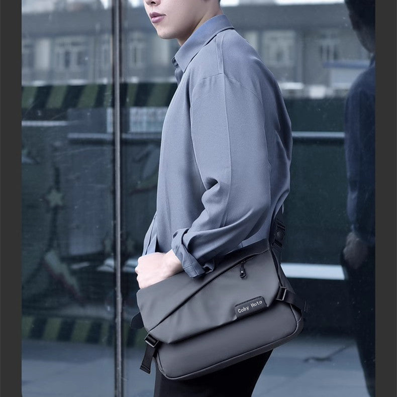 Men's Large Capacity Fashion Trend Convenient Commuter Business Men's Messenger Bag
