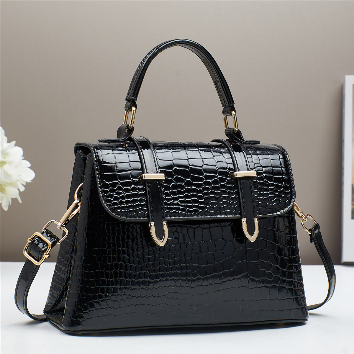 Creative Women's Fashionable Stylish Elegant Portable Women's Shoulder Bag
