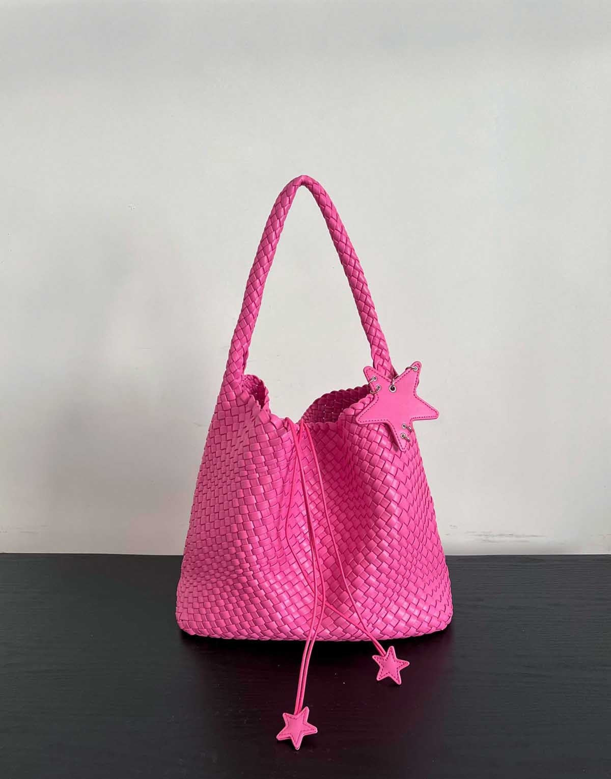 Women's Hand-woven Underarm High-grade Sensitive Hand-held Fashion Bags