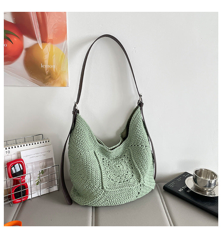 Women's Loose Feeling Large Capacity Vacation Style Straw Bags