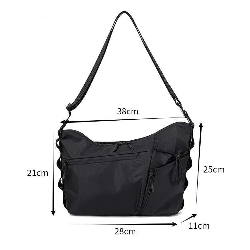 Trendy Attractive Minority Selenodont Waterproof Commuter Men's Messenger Bag
