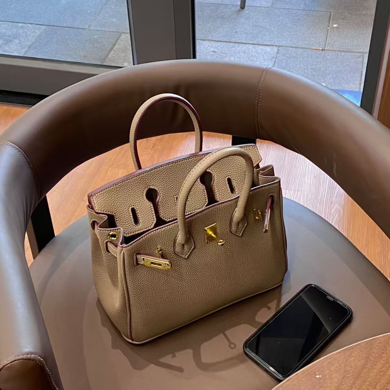 Women's Fashion Satine Litchi Pattern Large Capacity Women's Handbag