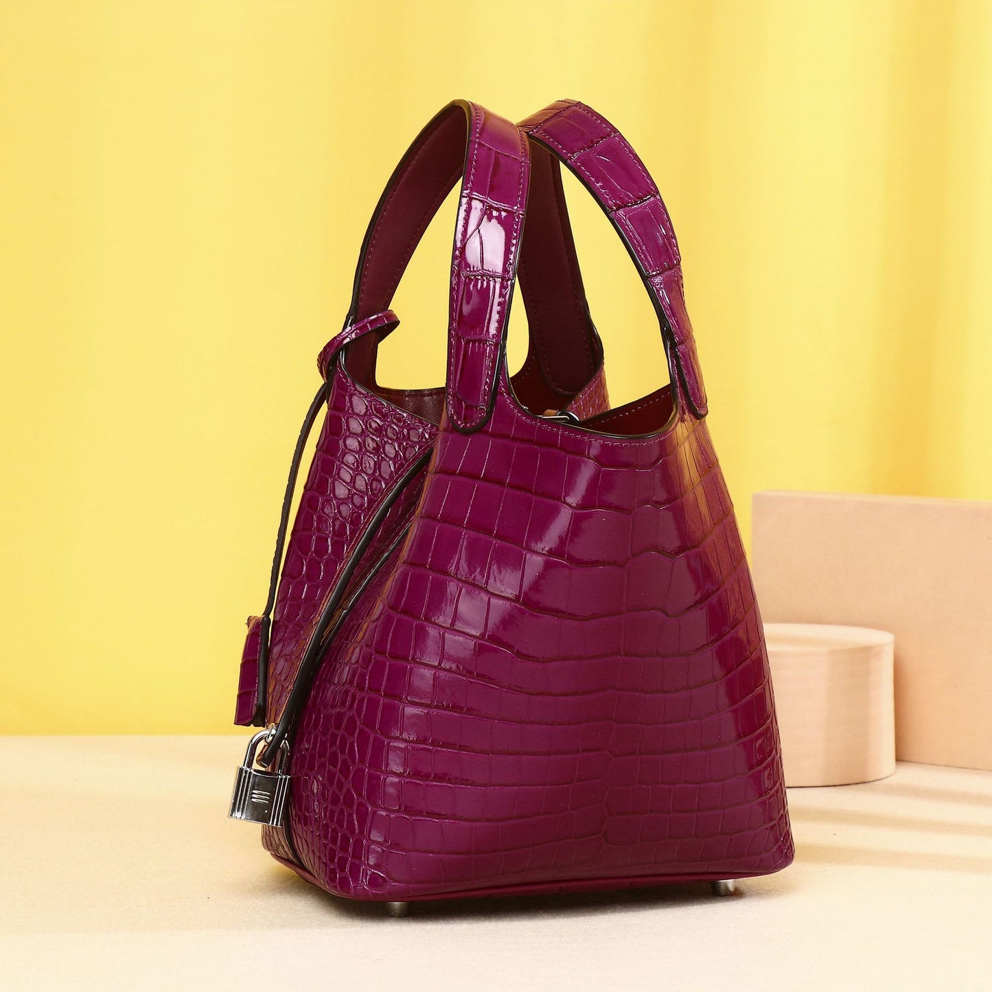 Women's Crocodile Belly Pattern Niche Classic High-grade Portable Bucket Bag