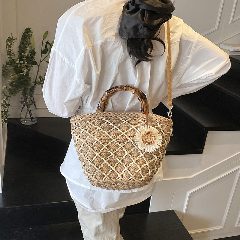 Women's Large Capacity Straw Woven Seaside Vacation Women's Shoulder Bag