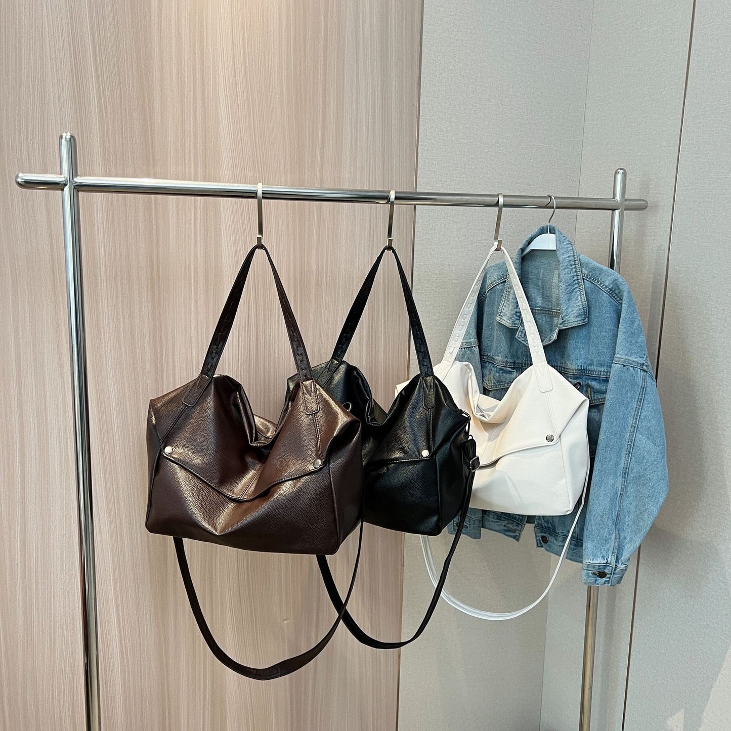 Women's Trendy Cool Commuter Large Capacity High-grade Out Fashionable Tote Bag