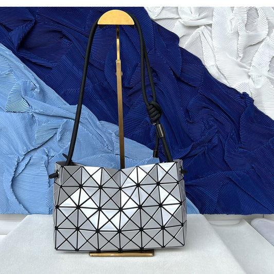 Women's French Stick Drawstring Portable Commuter Starting From Underarm Bag