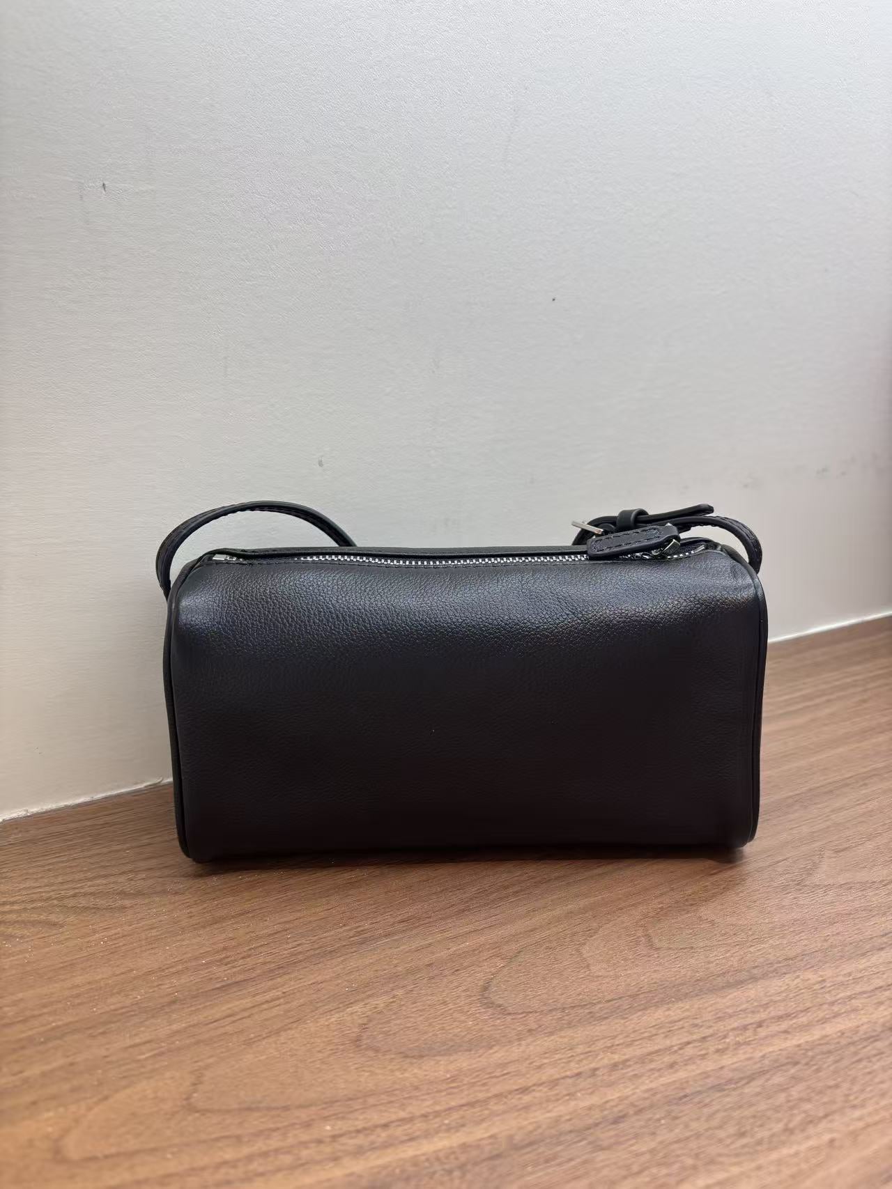 Women's High-grade Pen Underarm Pencil Versatile Genuine Women's Shoulder Bag