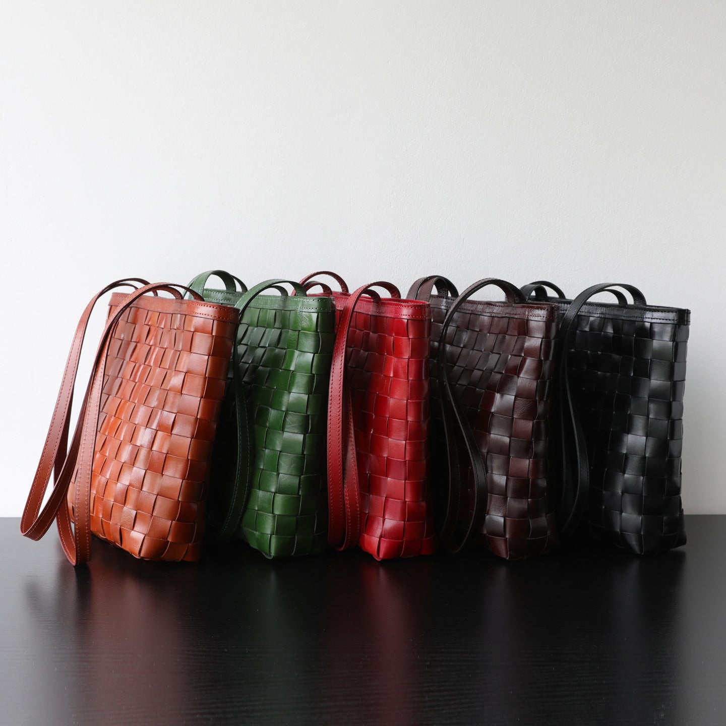 Handmade Retro First Layer Oil Wax Cowhide Woven Women's Shoulder Bag