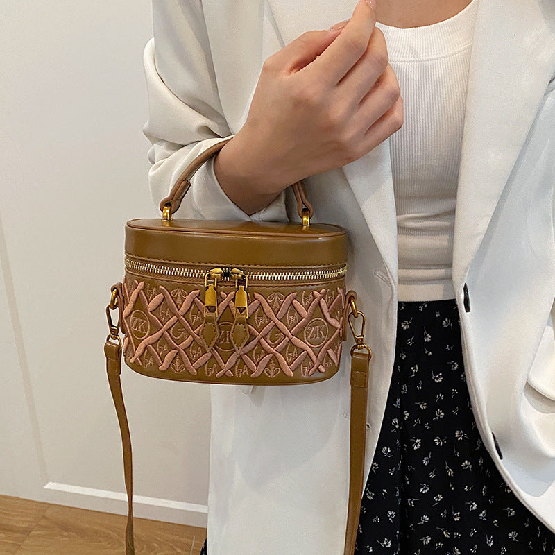 Fashion Exquisite Box Classic Style Retro Women's Handbag