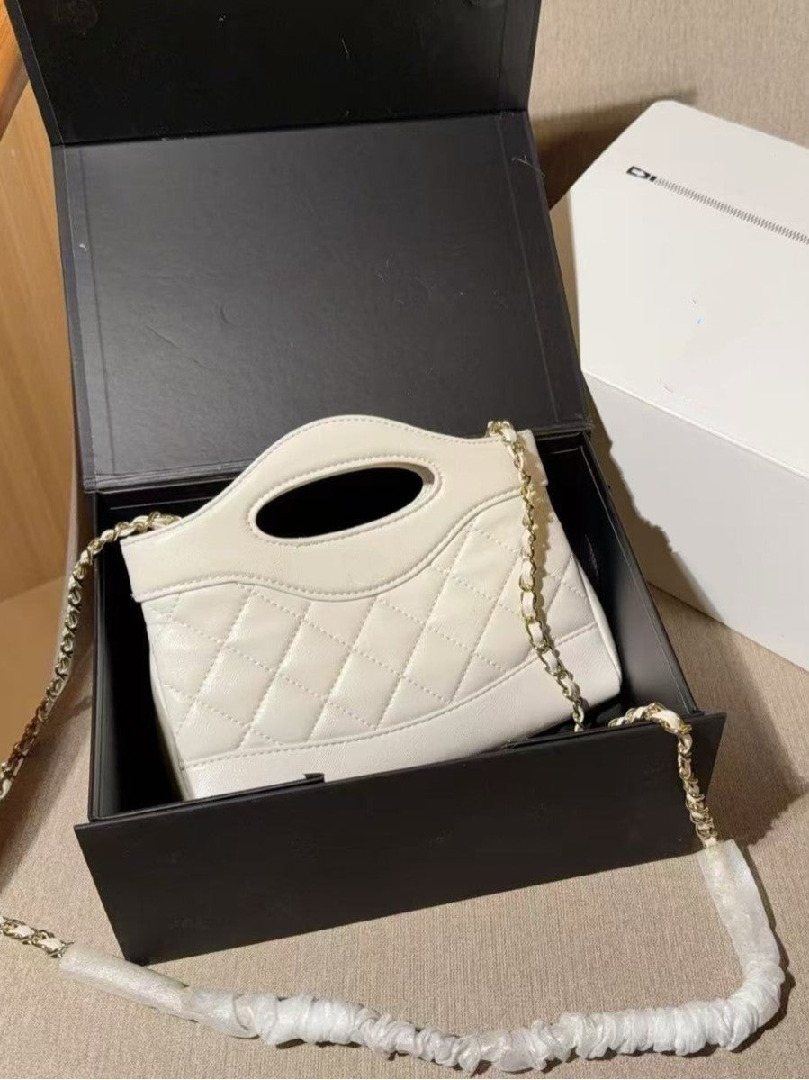 Women's Classic Style Diamond Chain Fashion Trendy Underarm Bag