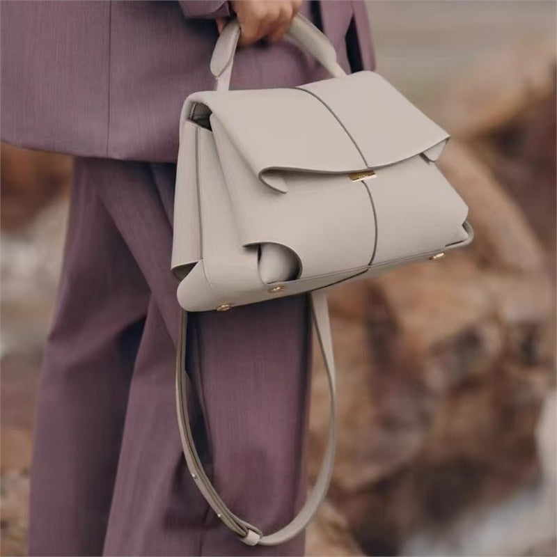Elegant Creative Smile Portable Retro Fashion Women's Messenger Bag