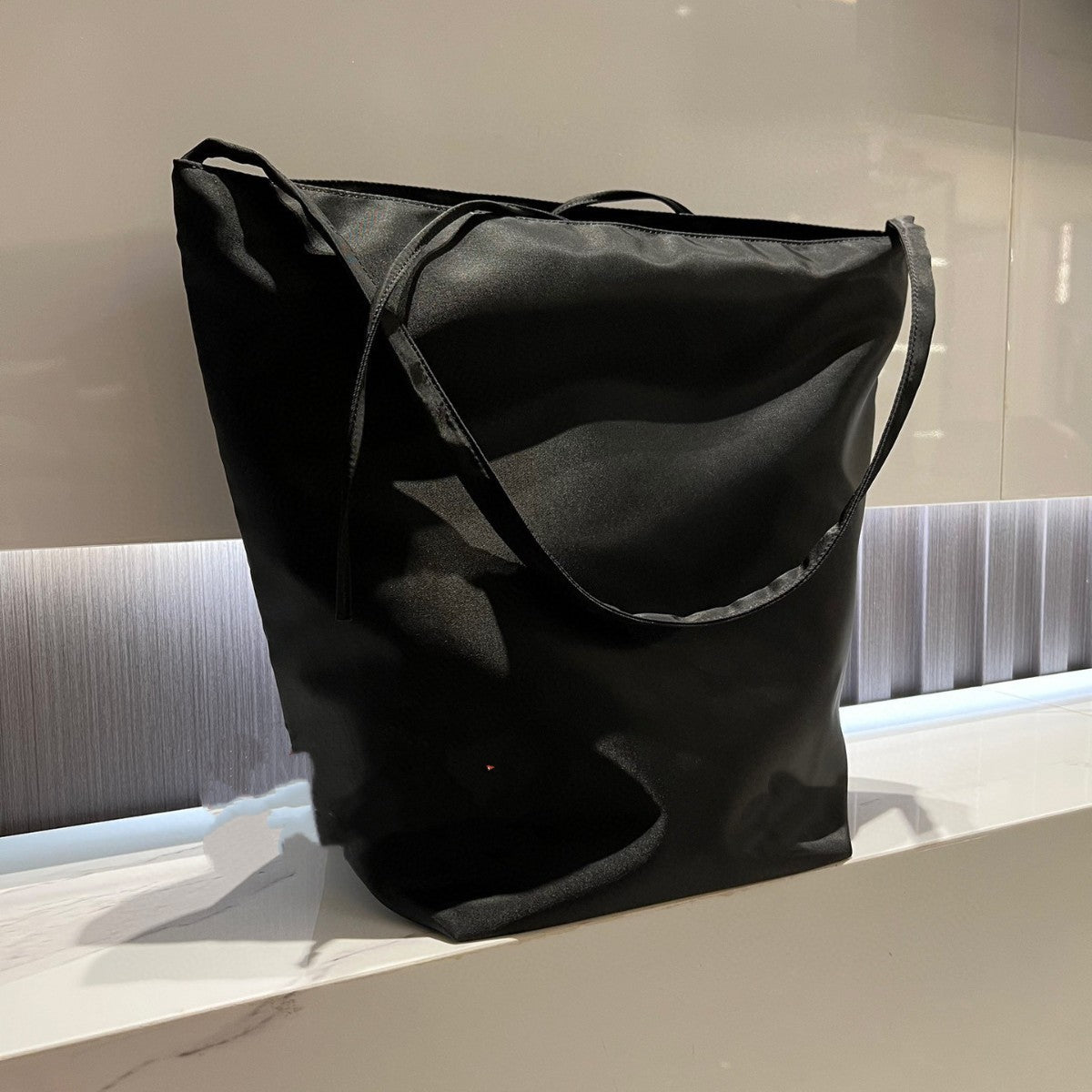 Nylon Niche High-grade Simple Large Capacity Commuter Female Bags
