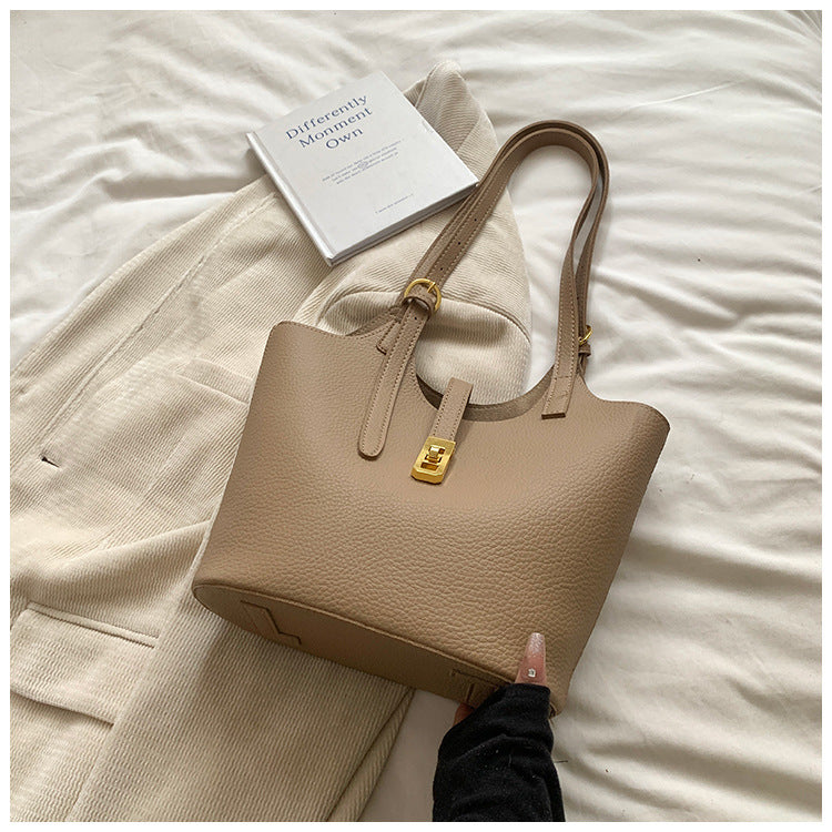 Women's High-grade Retro Underarm Super Hot Portable Bags
