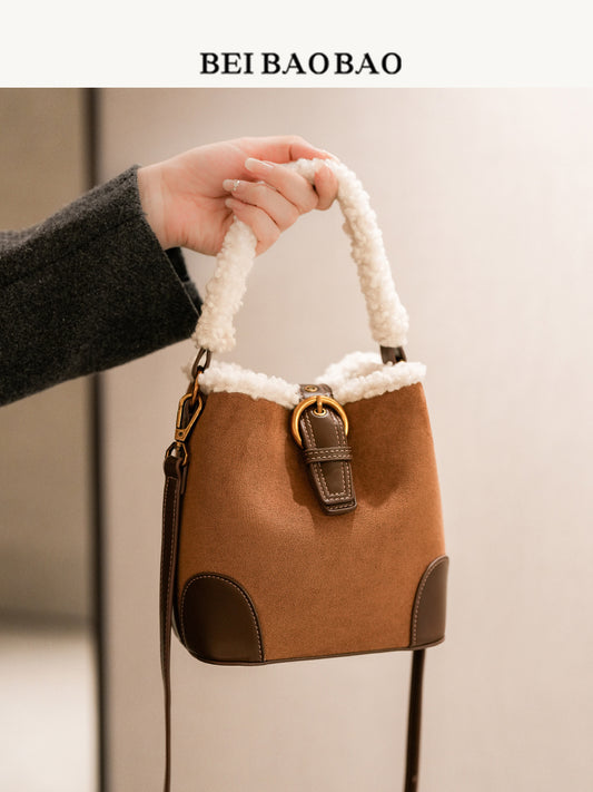 Women's Light Luxury Western Style Retro City Bucket Bag